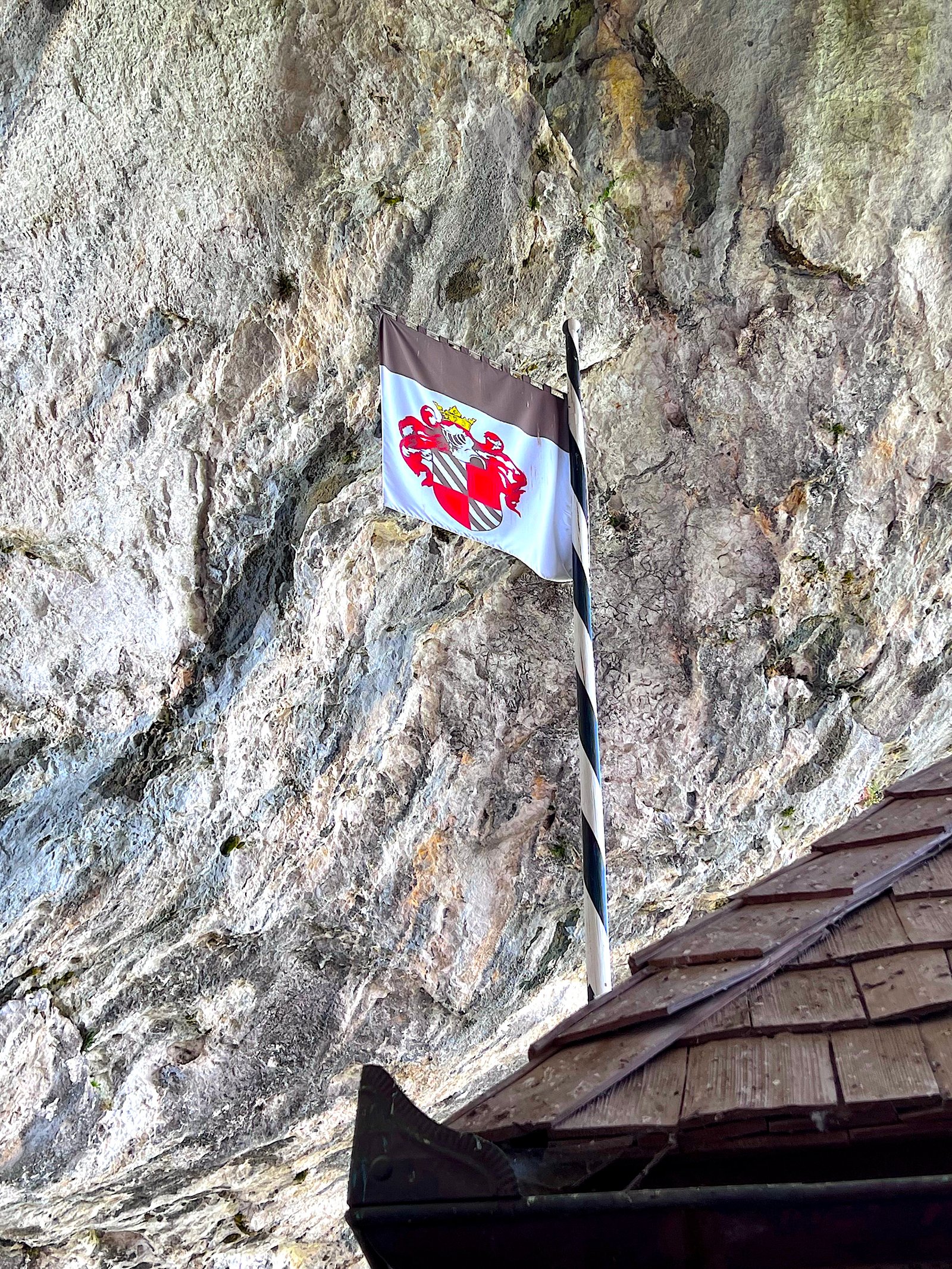 CASTLE FLAG – Mellow Wanderer