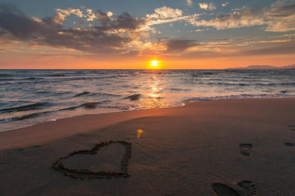 Florida’s Golden Hour Glows: Mellow Sunset Splendor seashore